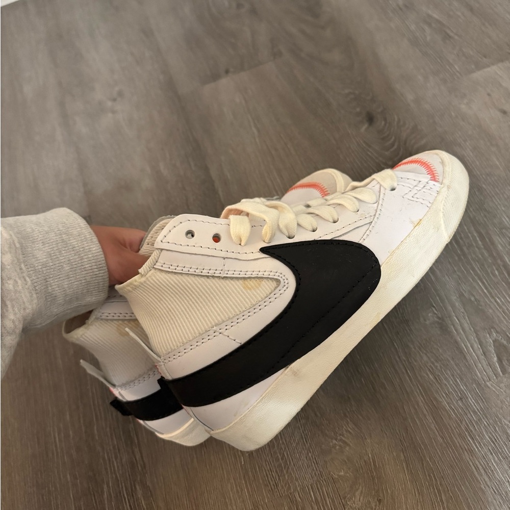 Nike Men’s Jumbo Blazers Mid ‘77